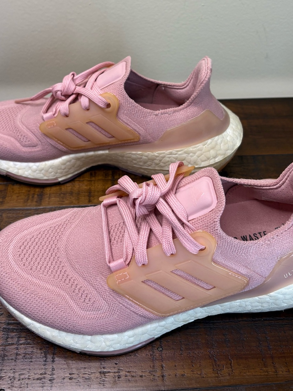 Women’s Size 6 Adidas Ultra Boost 22 Running Shoes In Wonder Mauve Colorway - Picture 4 of 11